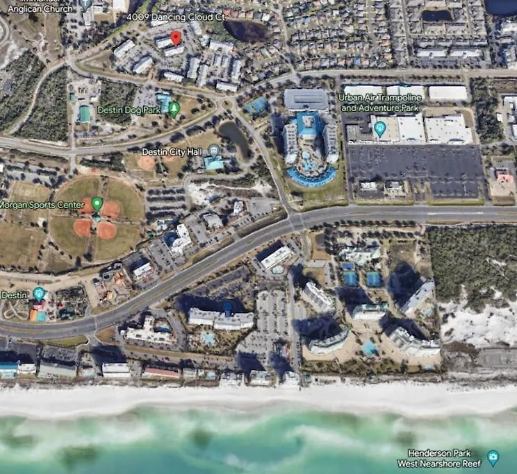 Hidden Gem - Pool Access, Walk To Beach Destin